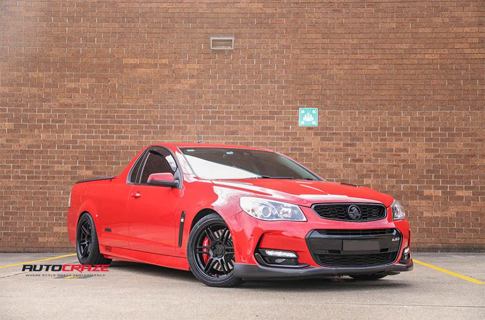 HOLDEN-COMMODORE-SF01-SATIN-BLACK